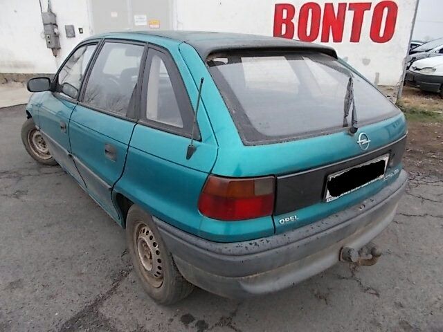 bontott OPEL ASTRA F Csomagtér Kárpit