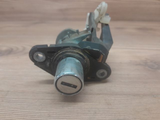 bontott OPEL ASTRA F Csomagtér Nyitó Kar / Gomb