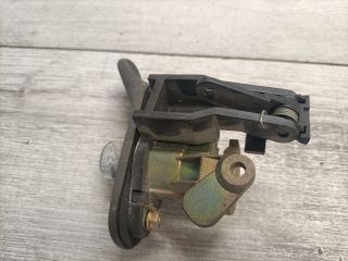 bontott OPEL ASTRA F Csomagtér Nyitó Kar / Gomb