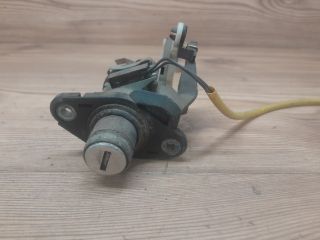 bontott OPEL ASTRA F Csomagtér Nyitó Kar / Gomb