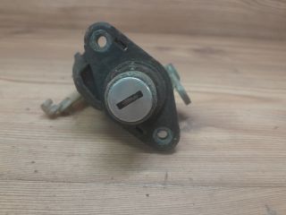 bontott OPEL ASTRA F Csomagtér Nyitó Kar / Gomb