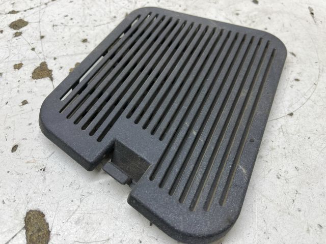 bontott OPEL ASTRA F Csomagtér Szellőző Jobb