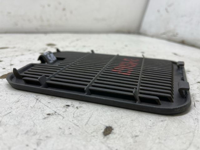 bontott OPEL ASTRA F Csomagtér Szellőző Jobb