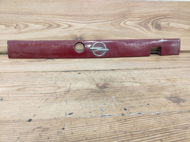 bontott OPEL ASTRA F Csomagtérajtó Díszléc