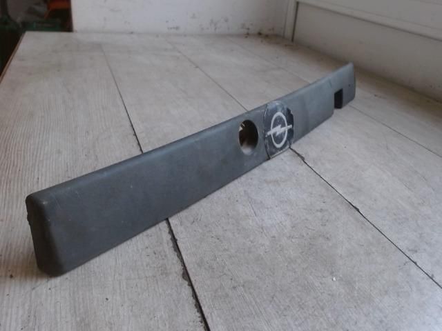 bontott OPEL ASTRA F Csomagtérajtó Díszléc