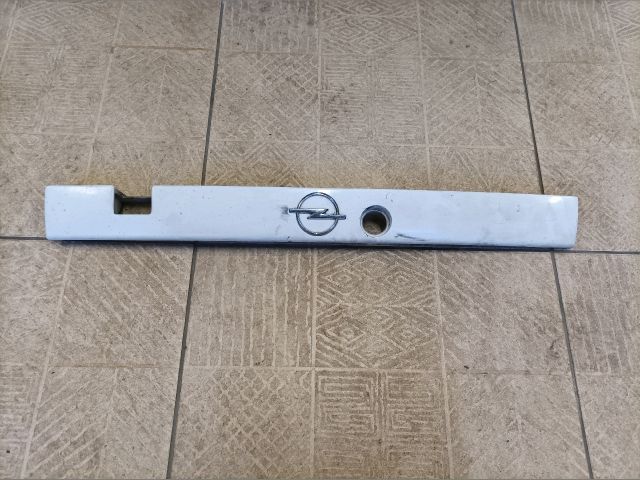 bontott OPEL ASTRA F Csomagtérajtó Díszléc