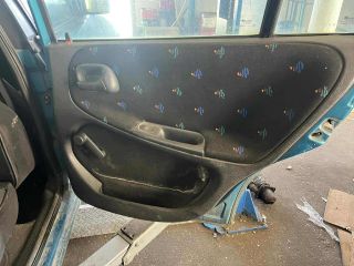 bontott OPEL ASTRA F Csomagtérajtó Gumikéder