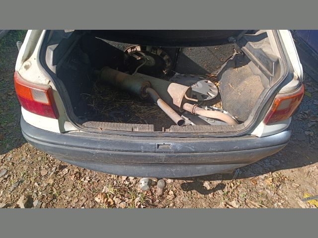 bontott OPEL ASTRA F Csomagtérajtó Gumikéder