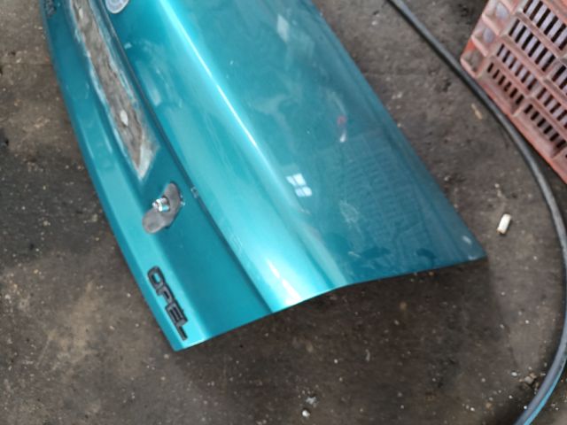 bontott OPEL ASTRA F Csomagtérajtó (Részeivel)