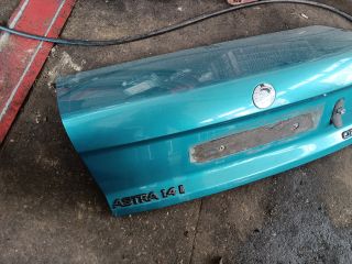 bontott OPEL ASTRA F Csomagtérajtó (Részeivel)