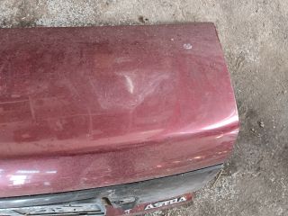 bontott OPEL ASTRA F Csomagtérajtó (Részeivel)