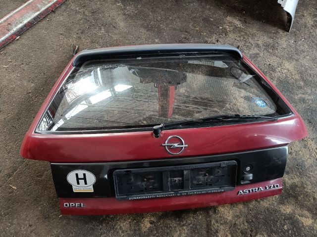 bontott OPEL ASTRA F Csomagtérajtó (Részeivel)