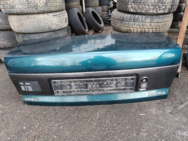 bontott OPEL ASTRA F Csomagtérajtó (Részeivel)