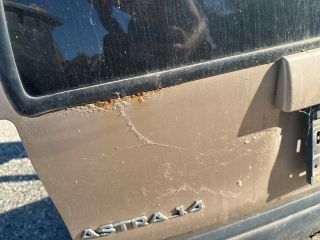 bontott OPEL ASTRA F Csomagtérajtó (Részeivel)