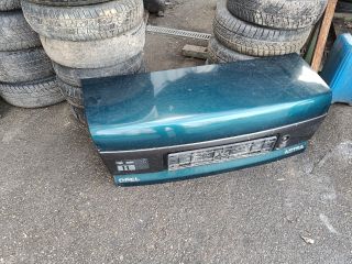 bontott OPEL ASTRA F Csomagtérajtó (Részeivel)