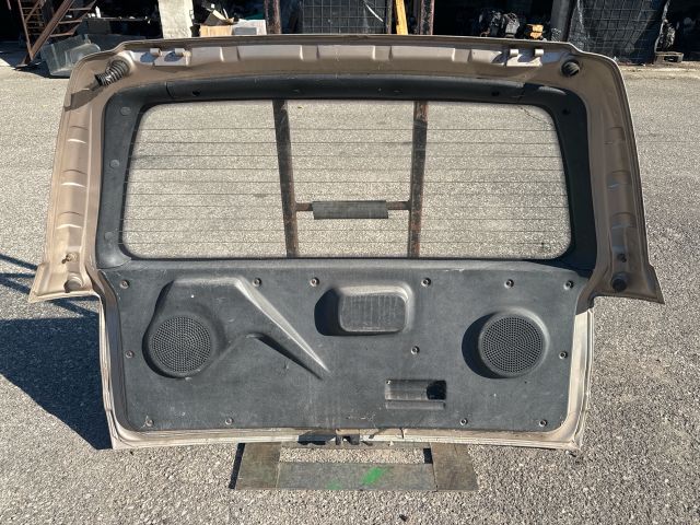 bontott OPEL ASTRA F Csomagtérajtó (Részeivel)