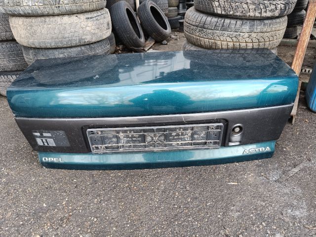 bontott OPEL ASTRA F Csomagtérajtó (Részeivel)