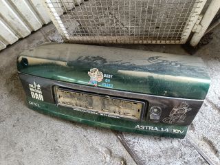 bontott OPEL ASTRA F Csomagtérajtó (Részeivel)