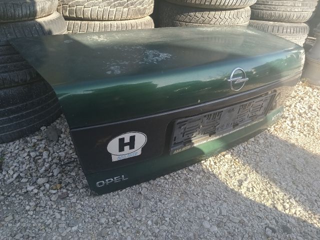 bontott OPEL ASTRA F Csomagtérajtó (Részeivel)