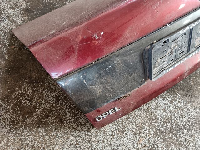 bontott OPEL ASTRA F Csomagtérajtó (Részeivel)