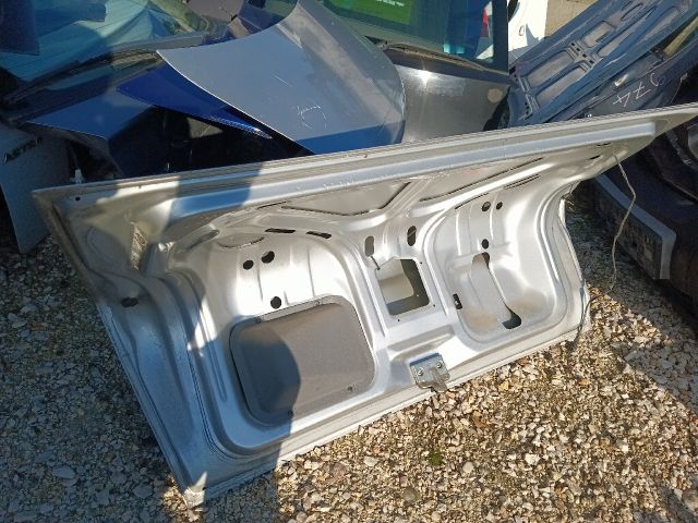 bontott OPEL ASTRA F Csomagtérajtó (Részeivel)