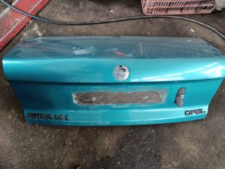 bontott OPEL ASTRA F Csomagtérajtó (Részeivel)