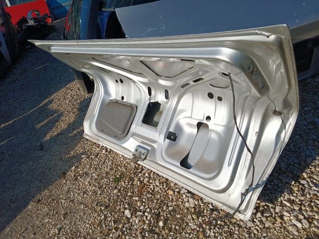 bontott OPEL ASTRA F Csomagtérajtó (Részeivel)