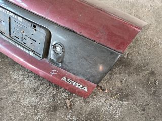 bontott OPEL ASTRA F Csomagtérajtó (Részeivel)