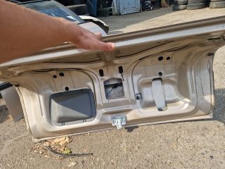 bontott OPEL ASTRA F Csomagtérajtó (Részeivel)