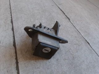 bontott OPEL ASTRA F Csomagtérajtó Zárbetét