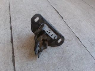 bontott OPEL ASTRA F Csomagtérajtó Zárbetét