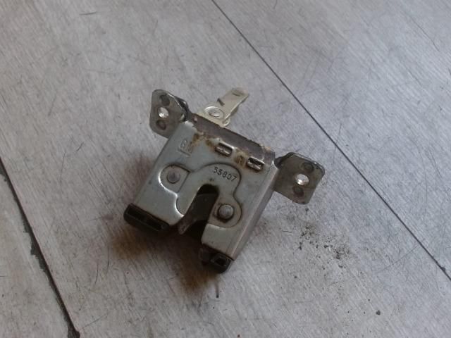 bontott OPEL ASTRA F Csomagtérajtó Zárszerkezet