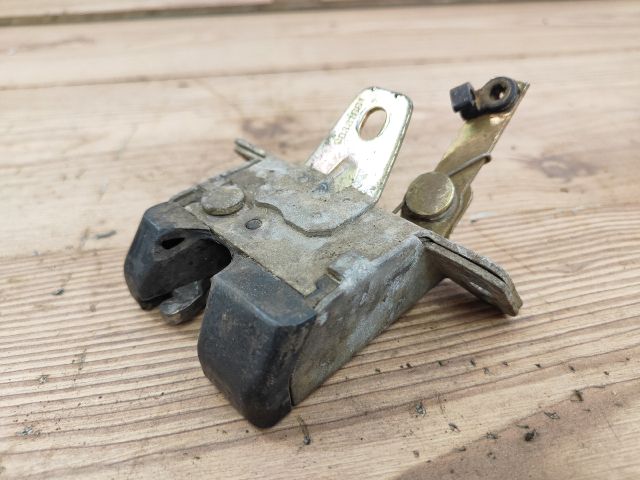 bontott OPEL ASTRA F Csomagtérajtó Zárszerkezet