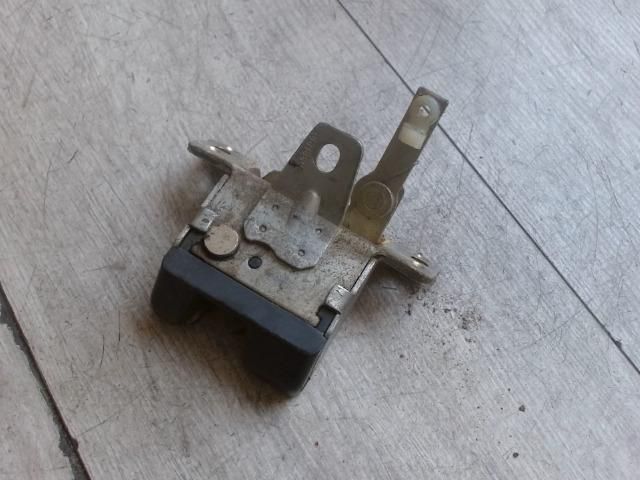 bontott OPEL ASTRA F Csomagtérajtó Zárszerkezet