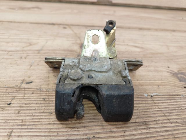 bontott OPEL ASTRA F Csomagtérajtó Zárszerkezet