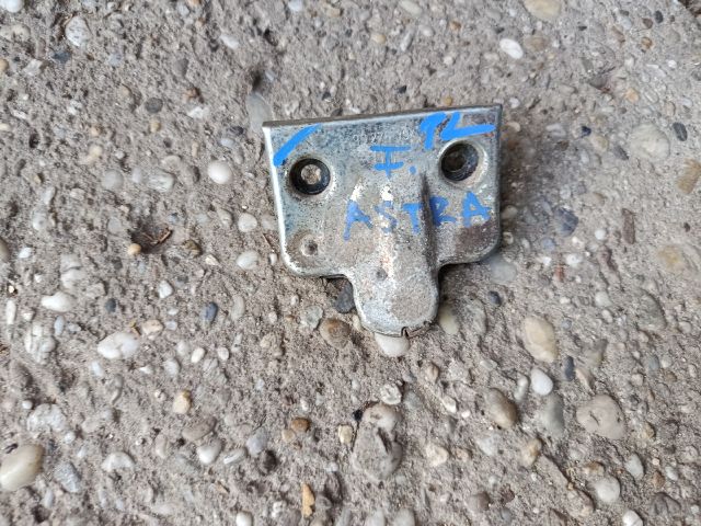 bontott OPEL ASTRA F Csomagtérajtó Zárszerkezet