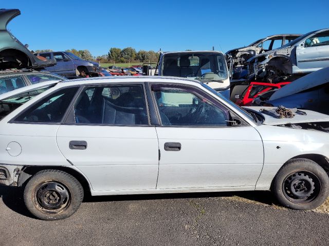 bontott OPEL ASTRA F Első Ablakmosó Szivattyú