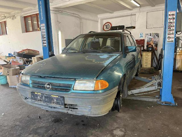 bontott OPEL ASTRA F Első Lökhárító Merevítő (Fém)