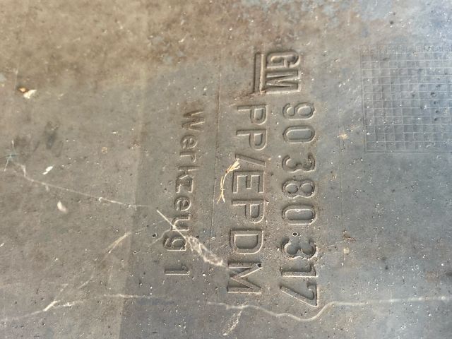 bontott OPEL ASTRA F Első Lökhárító (Részeivel)