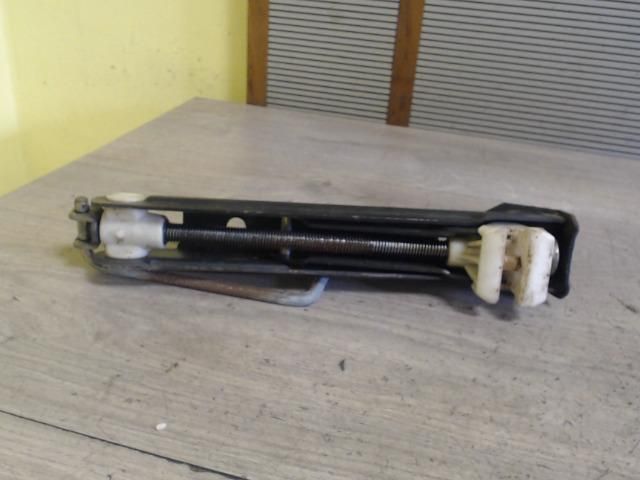 bontott OPEL ASTRA F Emelő