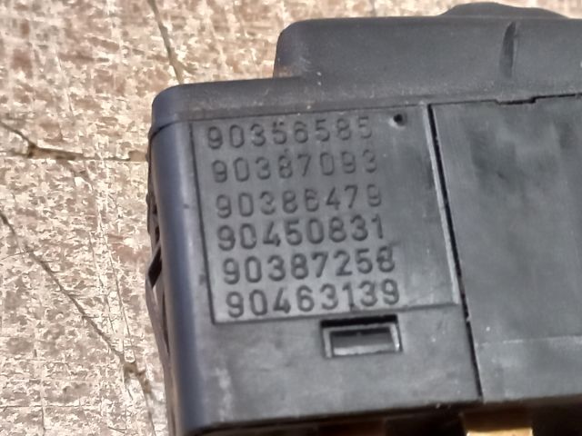 bontott OPEL ASTRA F Fényszórómagasság Állító Kapcsoló