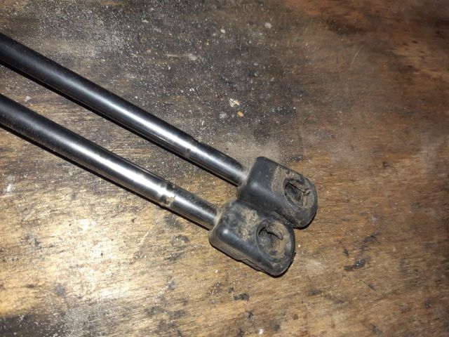 bontott OPEL ASTRA F Gázrugós Kitámasztó Teleszkóp Pár Csomagtérajtó