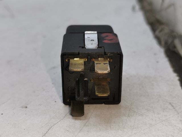 bontott OPEL ASTRA F Hátsó Ködzárófény Kapcsoló