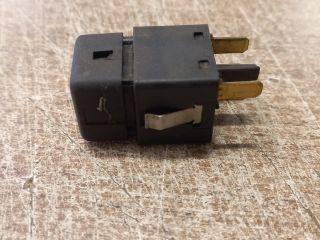 bontott OPEL ASTRA F Hátsó Ködzárófény Kapcsoló