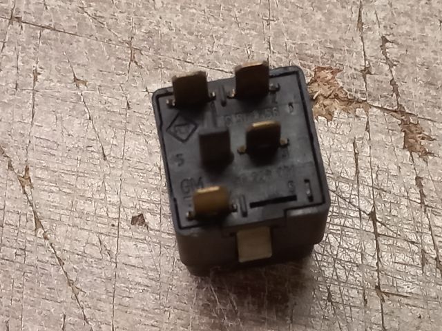 bontott OPEL ASTRA F Hátsó Ködzárófény Kapcsoló