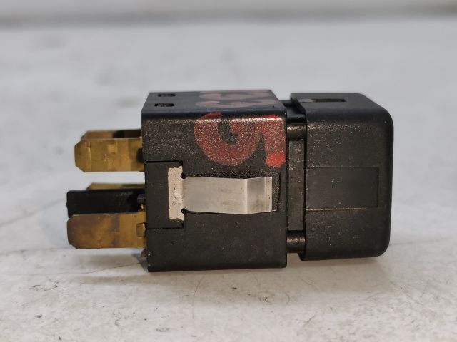 bontott OPEL ASTRA F Hátsó Ködzárófény Kapcsoló