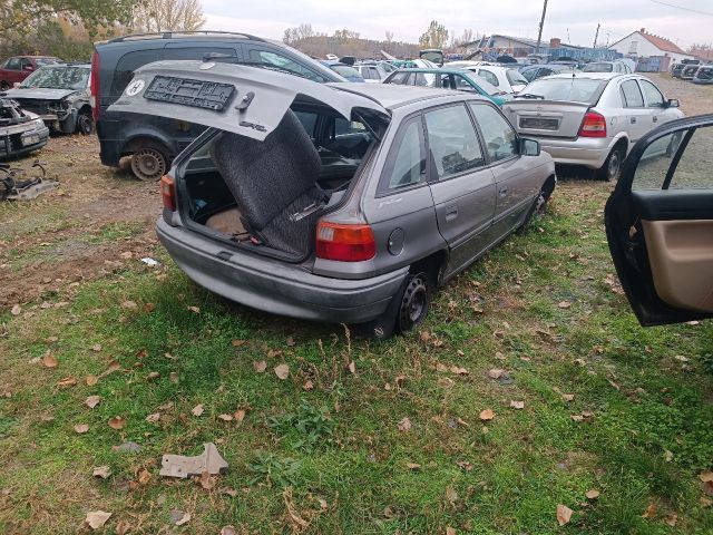 bontott OPEL ASTRA F Hátsó középső Biztonsági Öv Csat