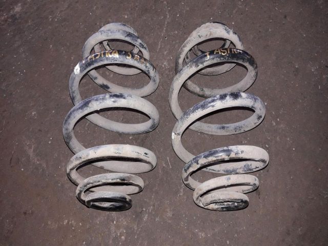 bontott OPEL ASTRA F Hátsó Rugó Pár