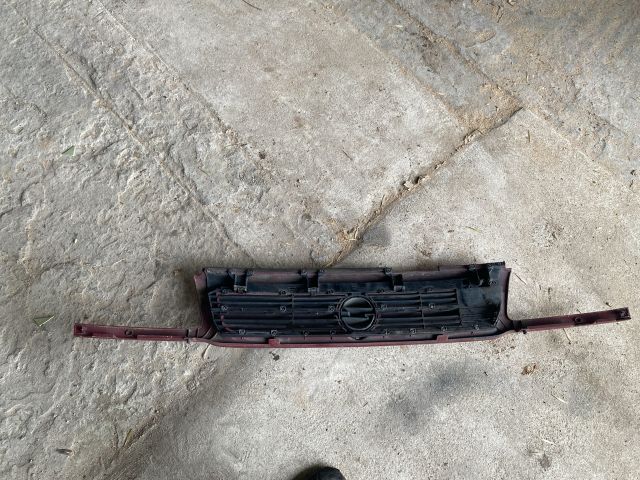 bontott OPEL ASTRA F Hűtőrács