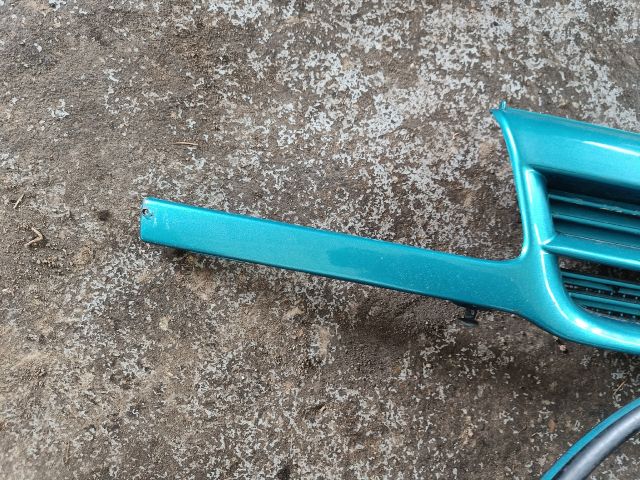 bontott OPEL ASTRA F Hűtőrács